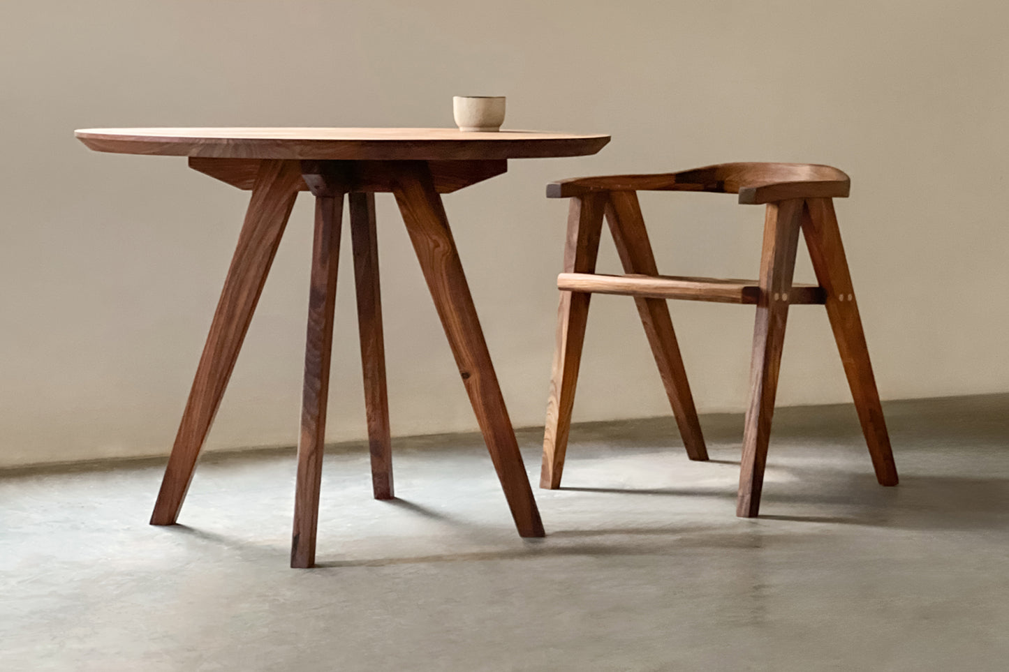 Luna Dining Table - Rosewood