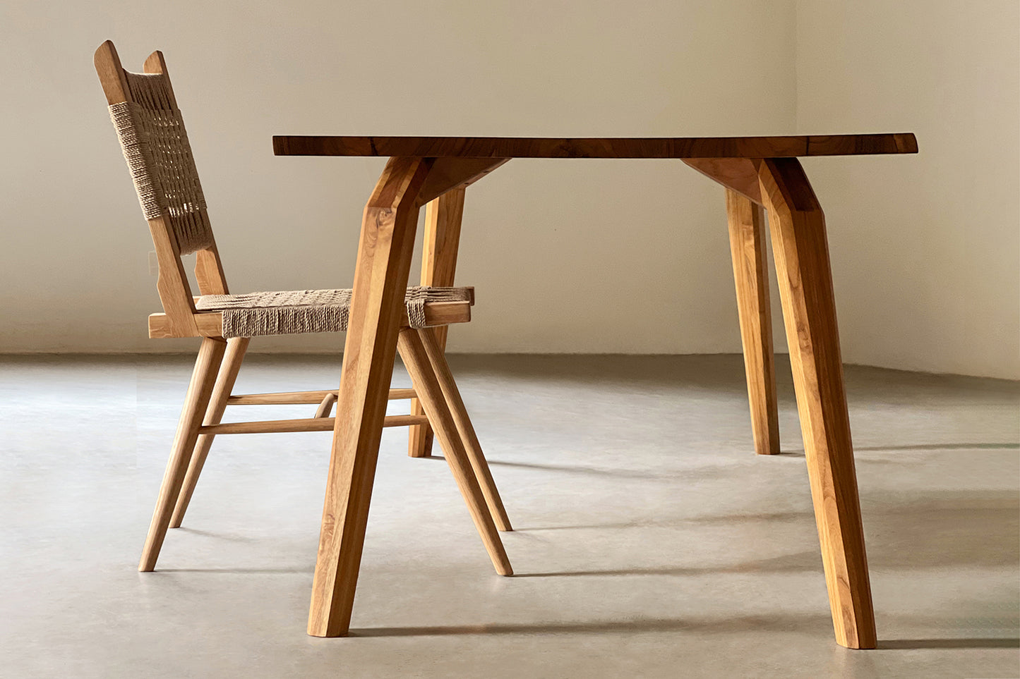 Mantis Dining Table - Uttarakhand Teak