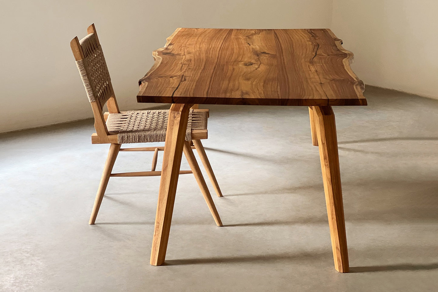 Mantis Dining Table - Uttarakhand Teak