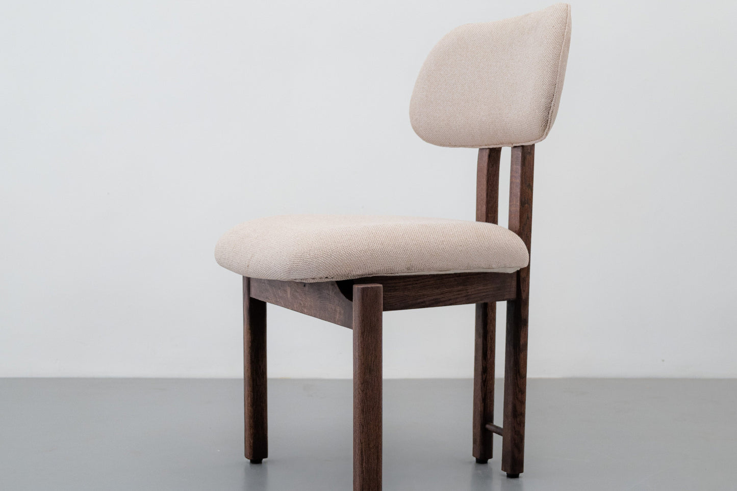Anjeer Cushioned Chair- White Oak with Chocolate Oil