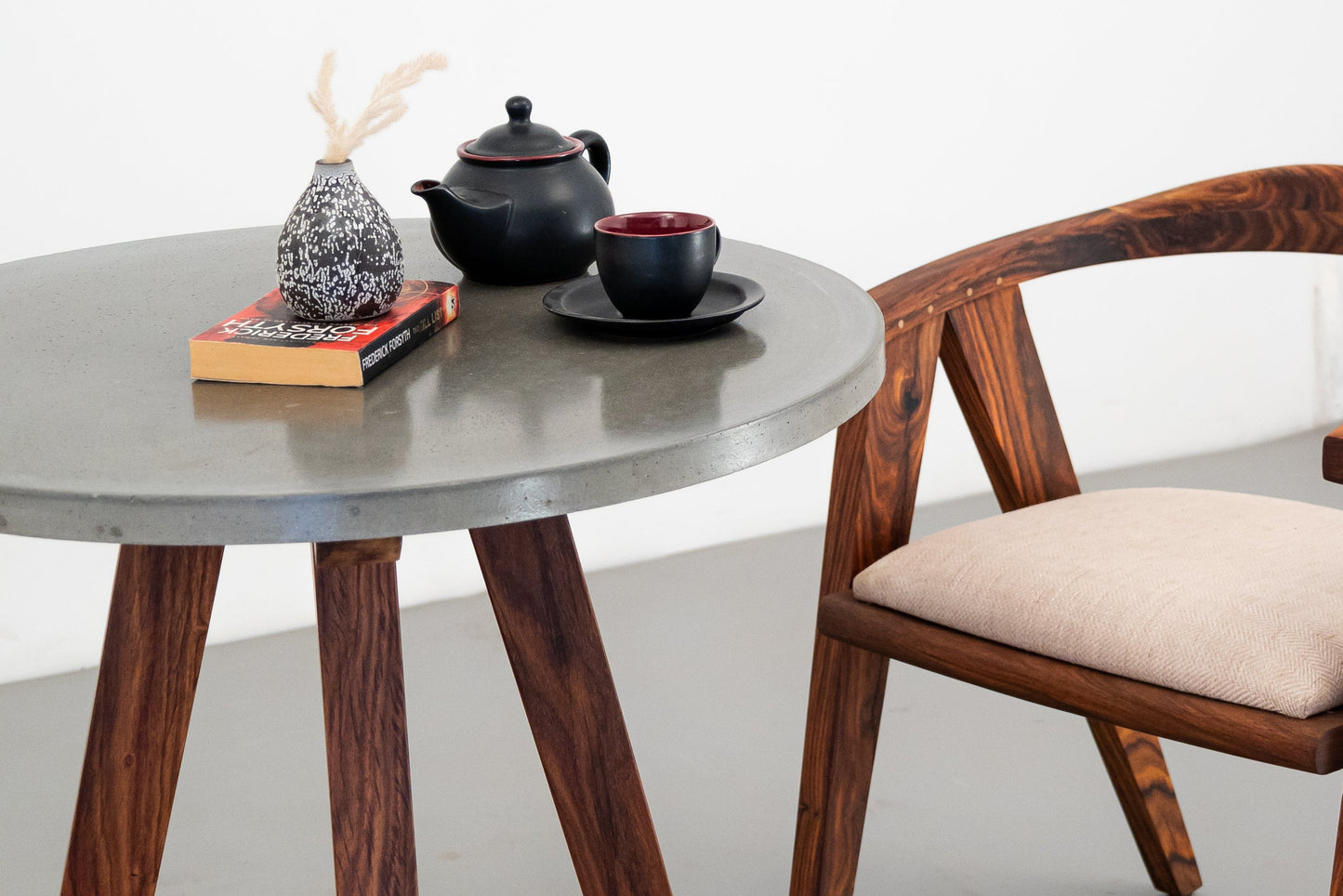 Luna Dining Table Concrete - Rosewood