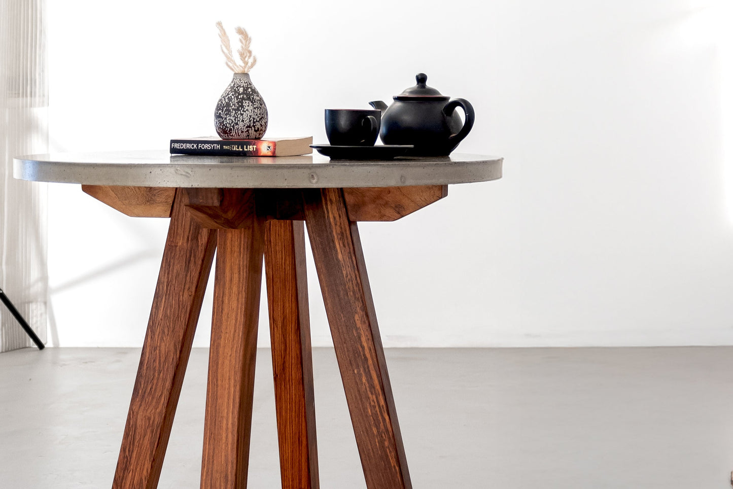 Luna Dining Table Concrete - Rosewood