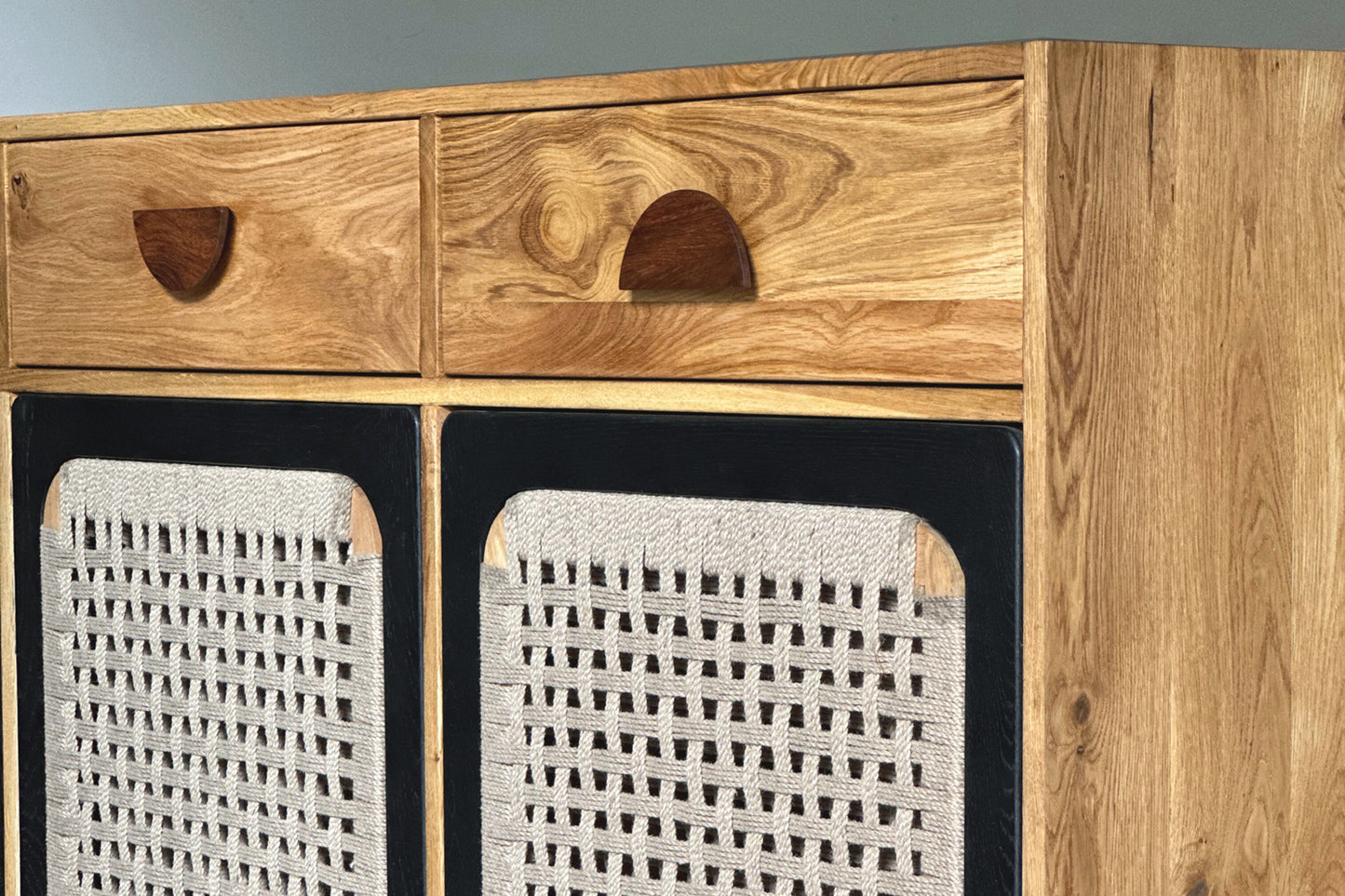 Hirobiro Console - White Oak