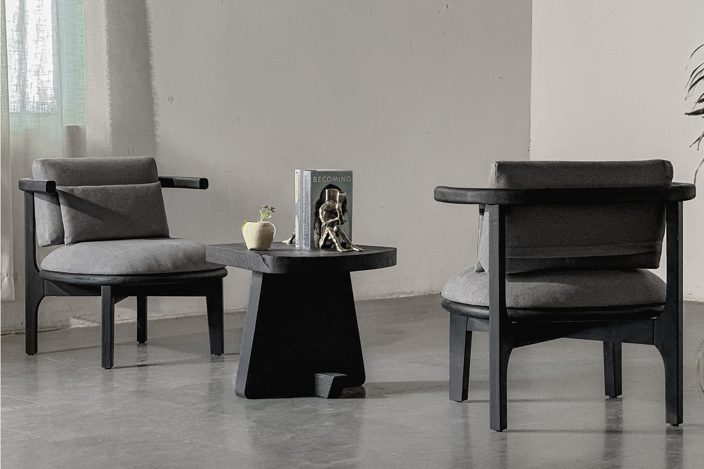 Akira Lounger- Black Stained White Ash